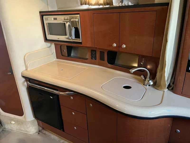 Slide: The Image of 2005 Sea Ray 320 Sundancer - 5763940