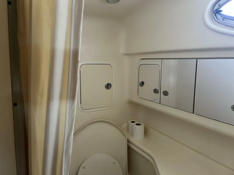 Slide: The Image of 2005 Sea Ray 320 Sundancer - 5763945