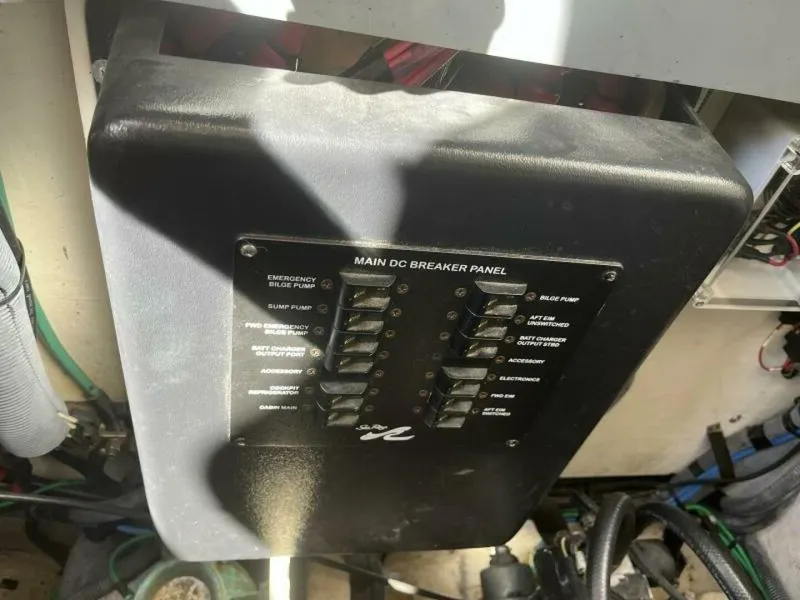 Slide: The Image of 2005 Sea Ray 320 Sundancer - 5755300