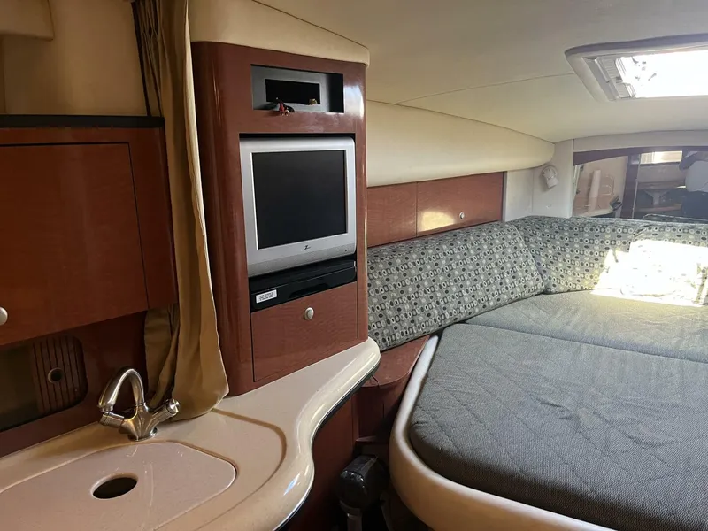 Slide: The Image of 2005 Sea Ray 320 Sundancer - 5763932