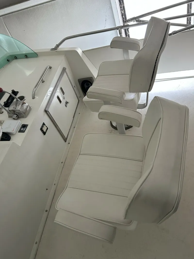 Slide: The Image of Bertram 42 Motor Yacht 1977 - 7586649