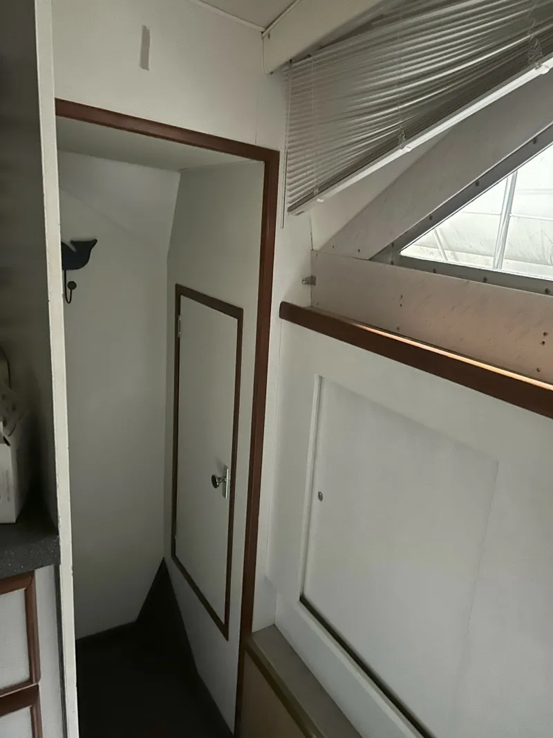 Slide: The Image of Bertram 42 Motor Yacht 1977 - 7586617