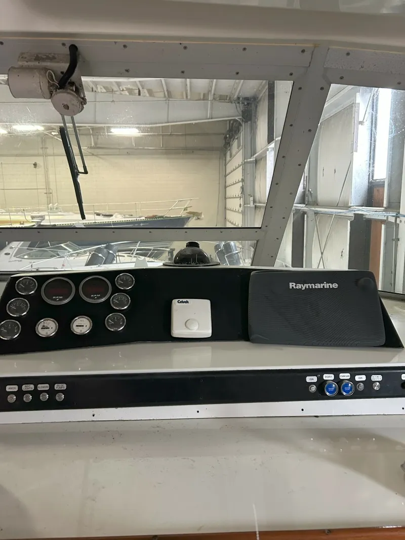 Slide: The Image of Bertram 42 Motor Yacht 1977 - 7586547