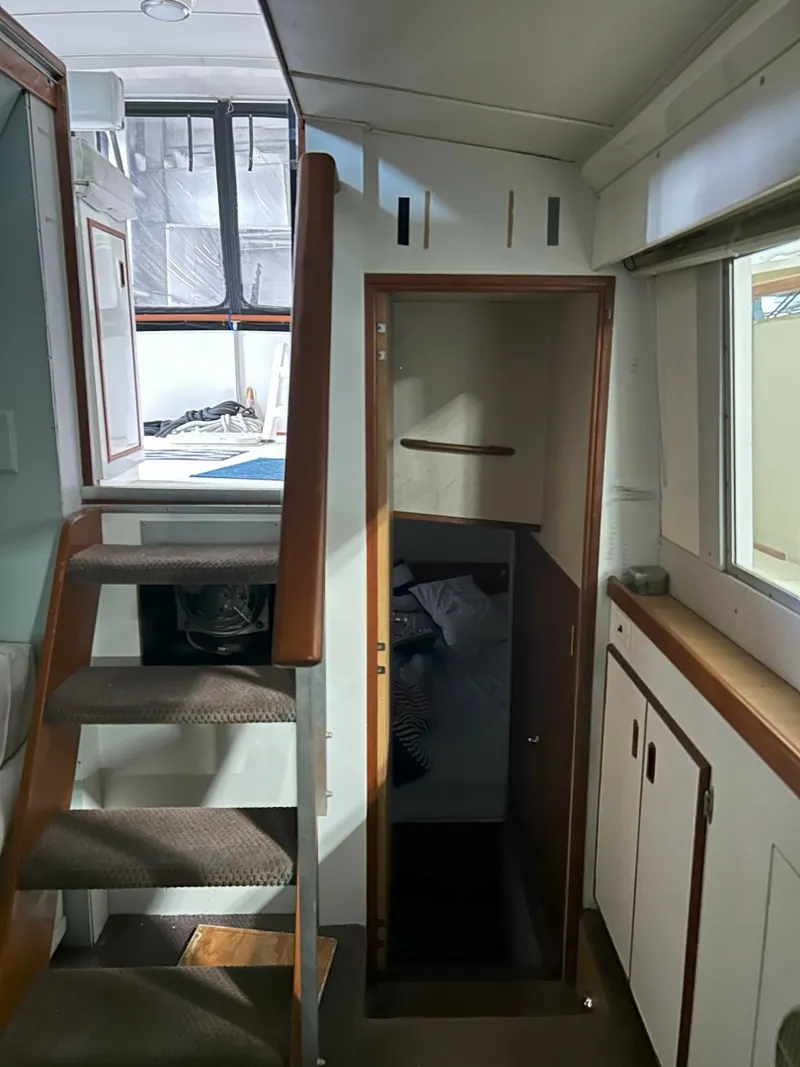Slide: The Image of Bertram 42 Motor Yacht 1977 - 7586576