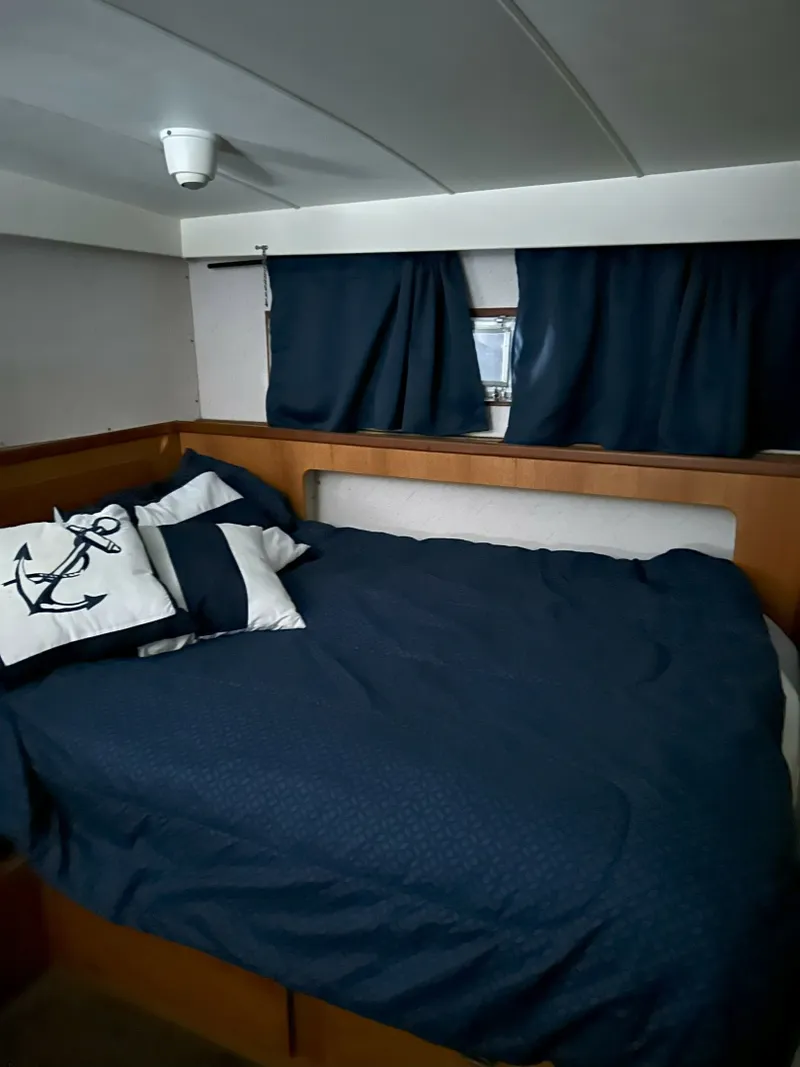 Slide: The Image of Bertram 42 Motor Yacht 1977 - 7586580