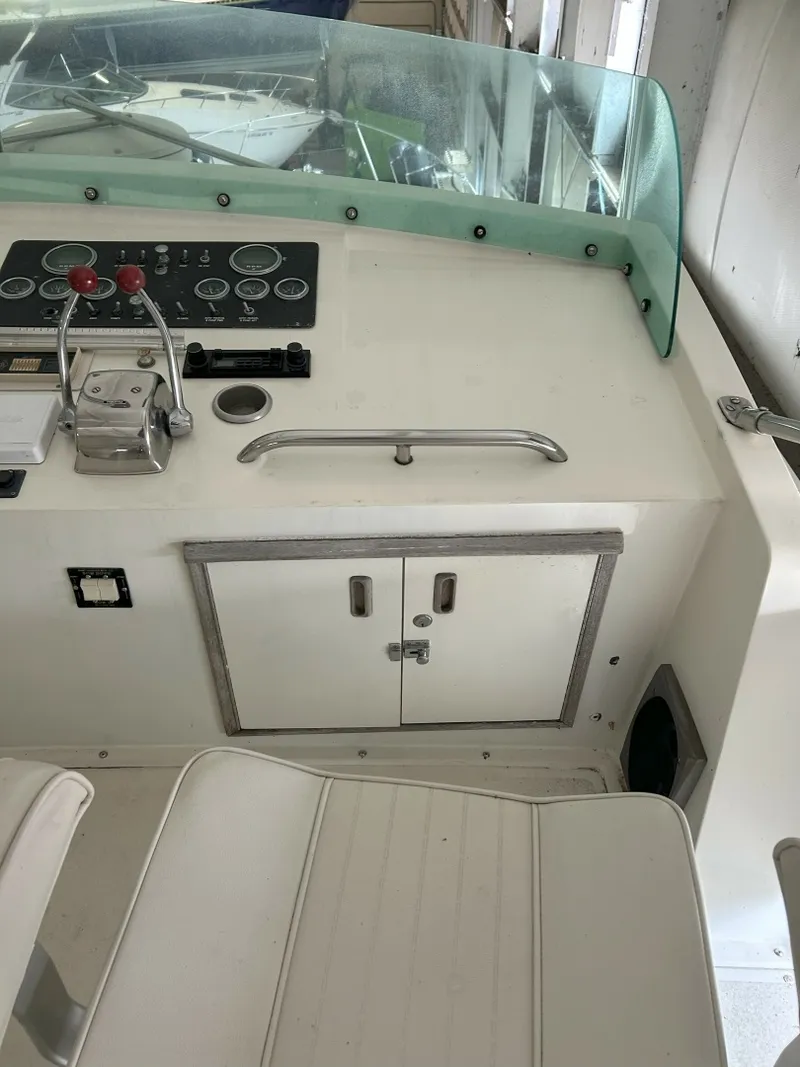 Slide: The Image of Bertram 42 Motor Yacht 1977 - 7586650