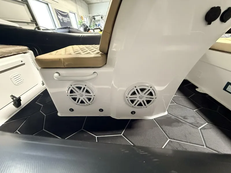 Slide: The Image of Highfield Sport 390 2026 - 5864604