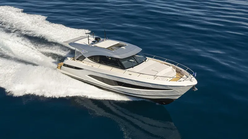 The Image of Riviera 4300 SE Image 09 - 5755353