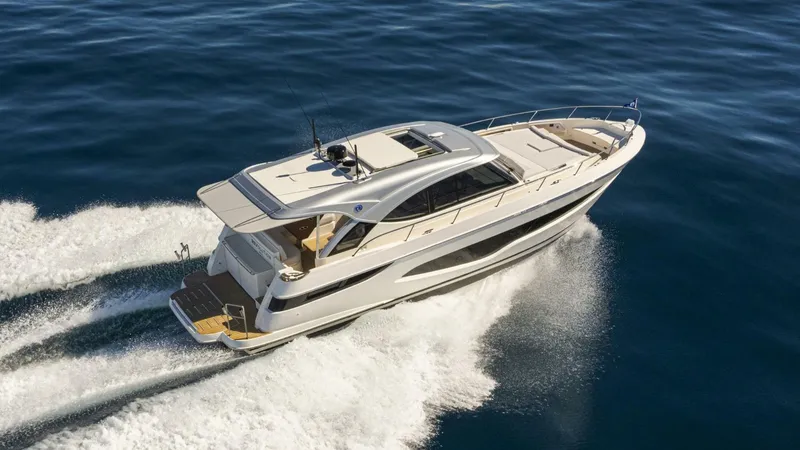 Slide: The Image of Riviera 4300 SE Image 010 - 5755351