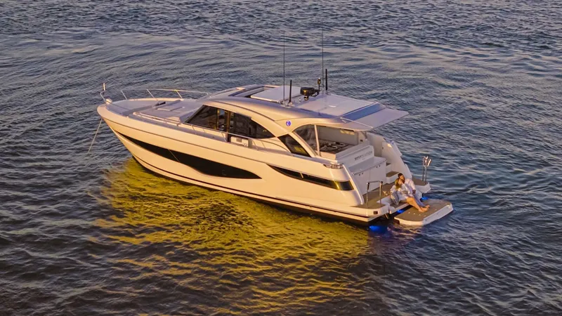 Slide: The Image of Riviera 4300 SE Image 012 - 5755349