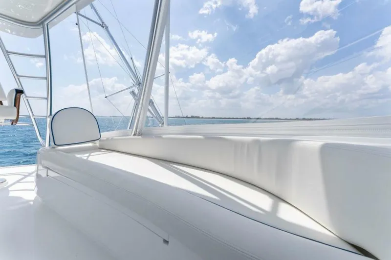 Slide: The Image of 2021 Viking 54 Convertible HAMMERHEADS Flybridge - 5755685
