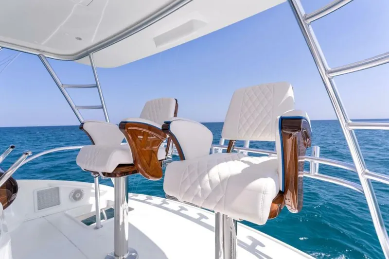 Slide: The Image of 2021 Viking 54 Convertible HAMMERHEADS Helm - 5755701