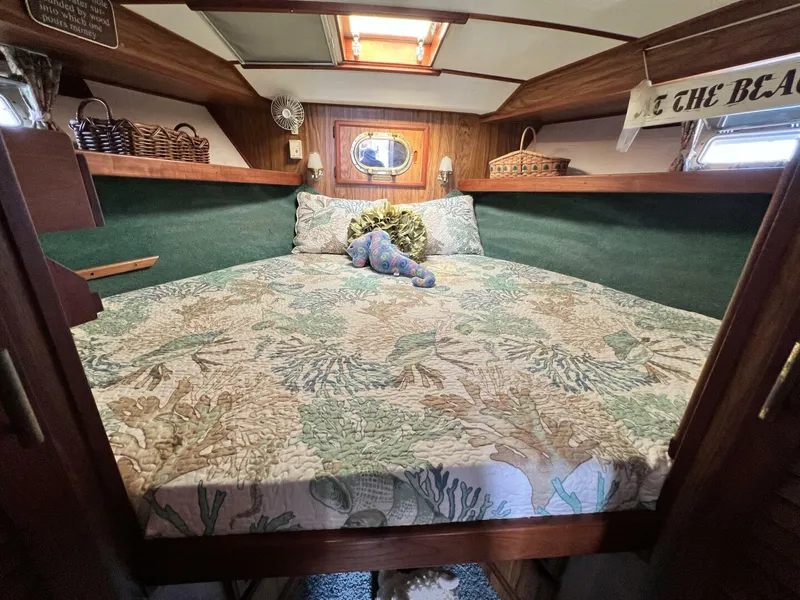 Slide: The Image of Viking 35 Convertible 1979 - 5756628