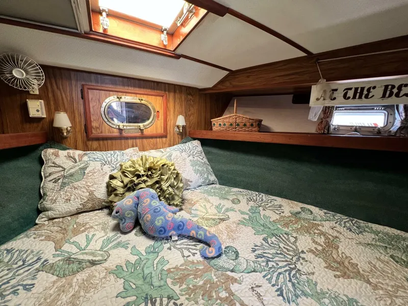 Slide: The Image of Viking 35 Convertible 1979 - 5756631