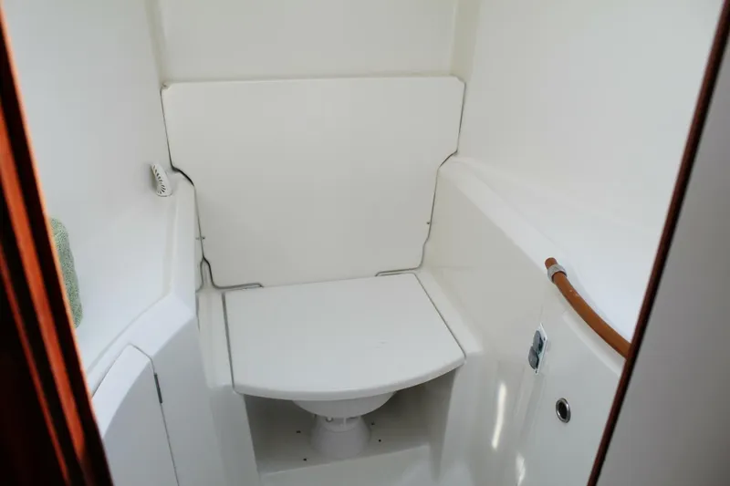 Slide: The Image of Beneteau 411 2001 - 5756860