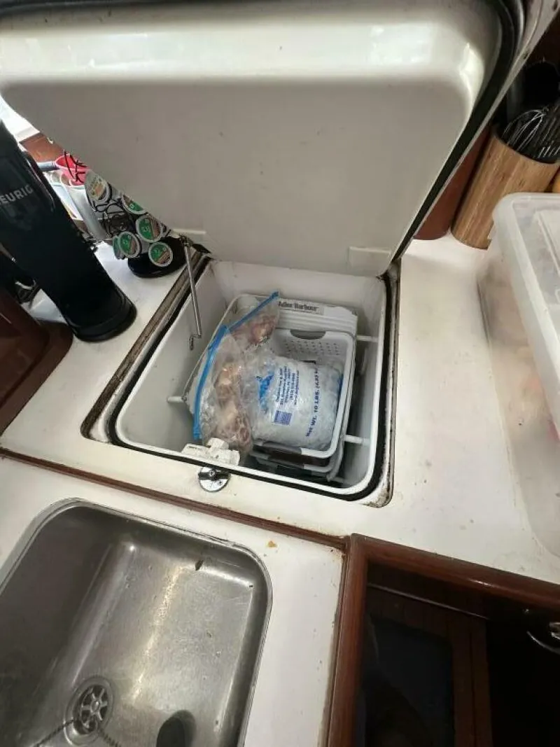 Slide: The Image of Beneteau 423 2004 - 5760192