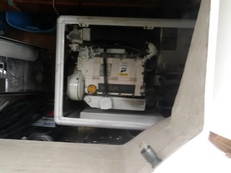 Slide: The Image of Beneteau 423 2004 - 5760239