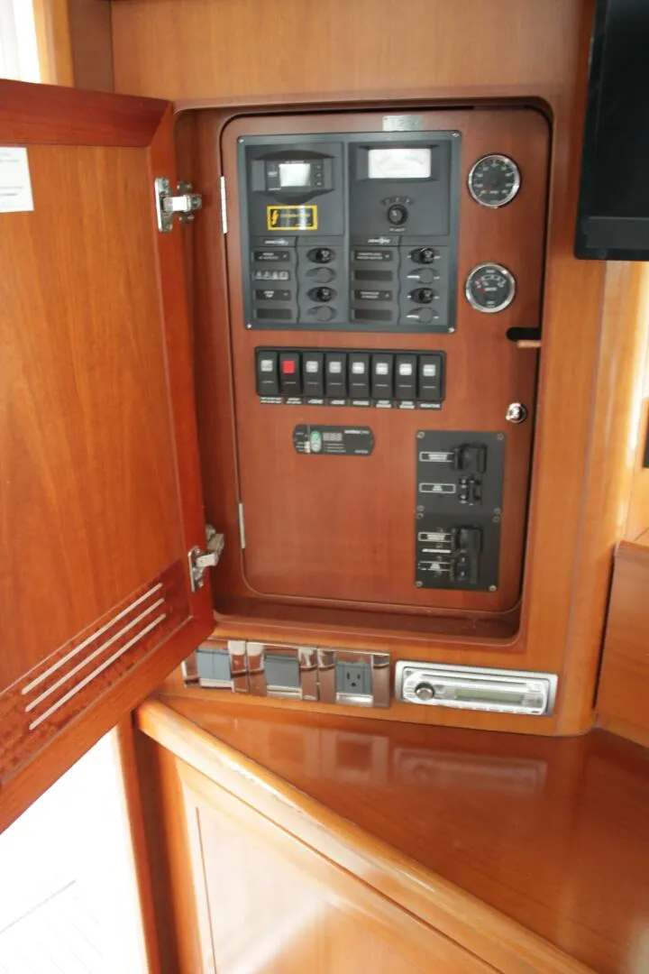 Slide: The Image of 2006 Beneteau Swift Trawler 42 Electrical Panel - 5774969