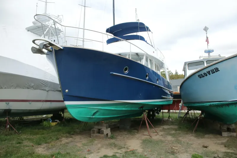 Slide: The Image of 2006 Beneteau Swift Trawler 42 Bow on the Hard - 5775005