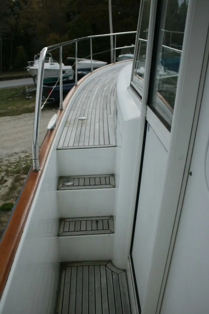 Slide: The Image of 2006 Beneteau Swift Trawler 42 Side Deck - 5775017
