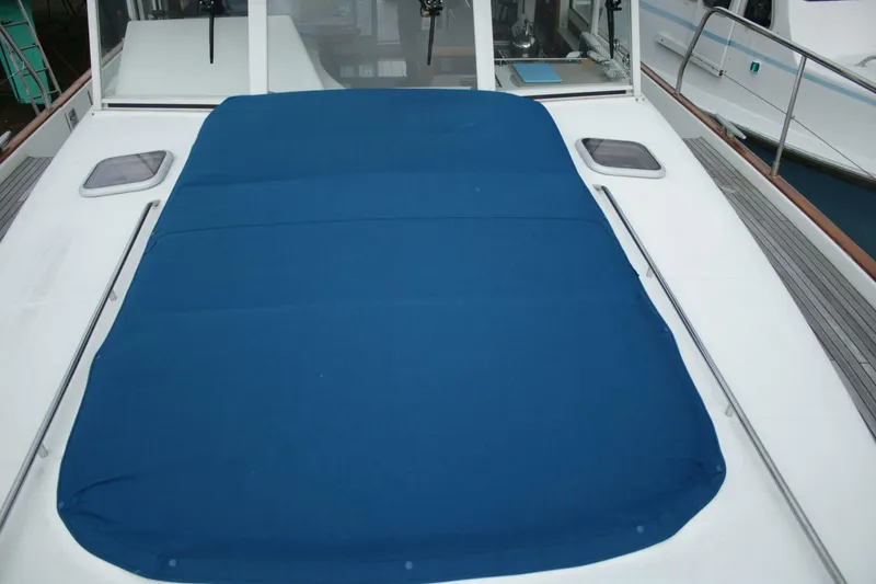 Slide: The Image of 2006 Beneteau Swift Trawler 42 Sun Mattress - 5775021