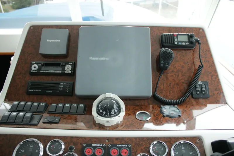 Slide: The Image of 2006 Beneteau Swift Trawler 42 Lower Helm Station - 5774954