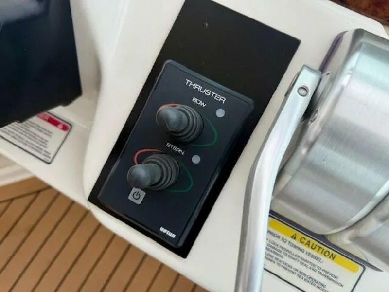 Slide: The Image of Sea Ray 540 Cockpit Motor Yacht 2001 - 5758862