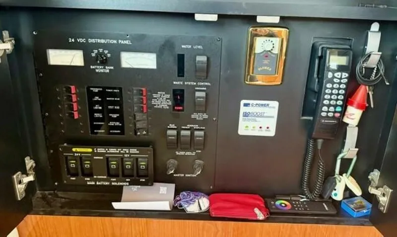 Slide: The Image of Sea Ray 540 Cockpit Motor Yacht 2001 - 5758866