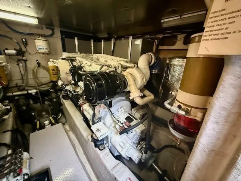 Slide: The Image of Sea Ray 540 Cockpit Motor Yacht 2001 - 5758867