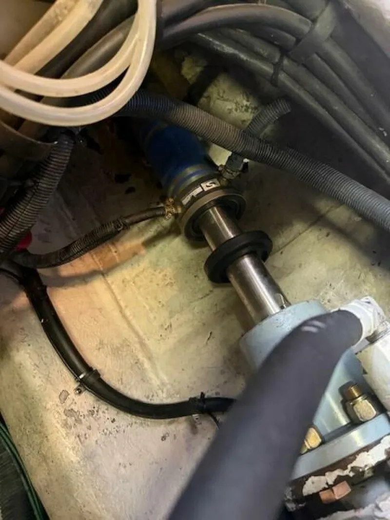 Slide: The Image of Sea Ray 540 Cockpit Motor Yacht 2001 - 5758875