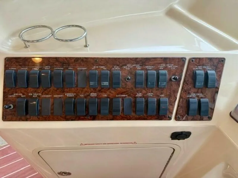 Slide: The Image of Sea Ray 540 Cockpit Motor Yacht 2001 - 5758842