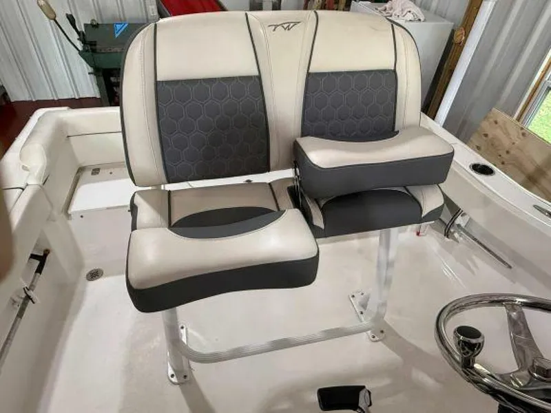 Slide: The Image of Tidewater 210LXf 2017 - 5757778