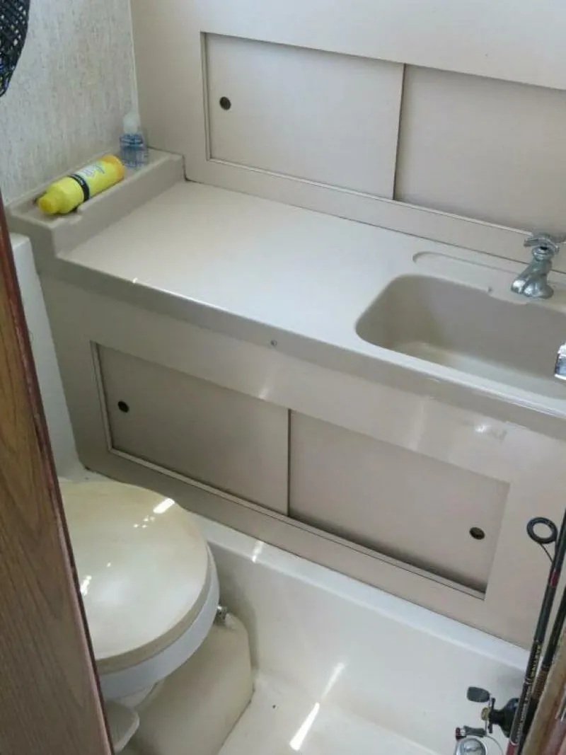 Slide: The Image of Bertram 28 Flybridge Cruiser 1978 - 5867116