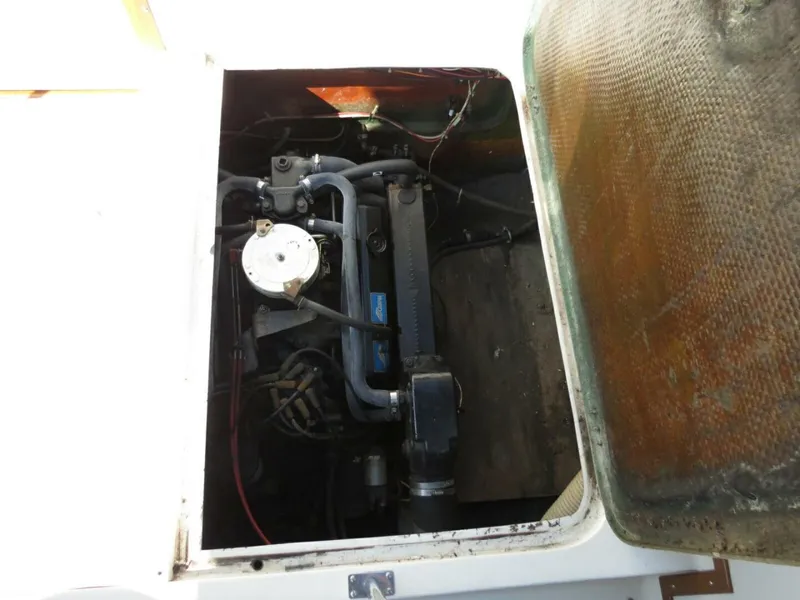 Slide: The Image of Bertram 28 Flybridge Cruiser 1978 - 5867105