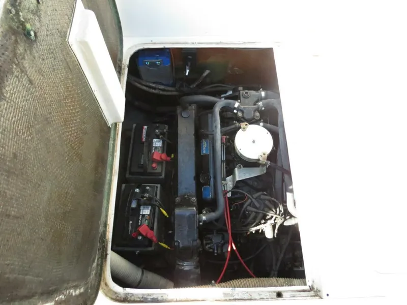 Slide: The Image of Bertram 28 Flybridge Cruiser 1978 - 5867108