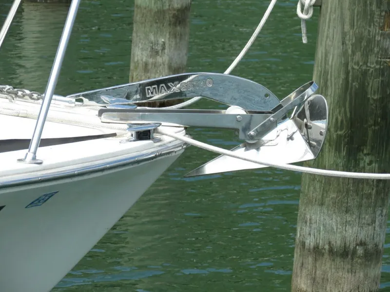 Slide: The Image of Bertram 28 Flybridge Cruiser 1978 - 5867134