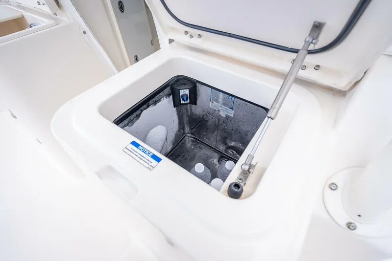 Slide: The Image of Pursuit S345 Offshore 2011 - 5758561