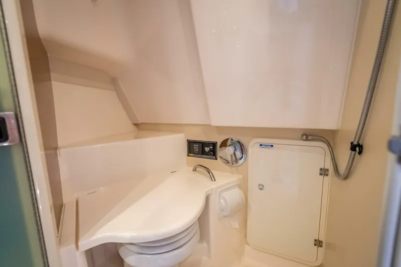 Slide: The Image of Pursuit S345 Offshore 2011 - 5758589