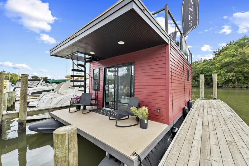 The Image of Custom Hanks 26 Houseboat 2026 - 5758686