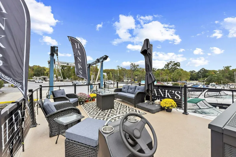 Slide: The Image of Custom Hanks 26 Houseboat 2026 - 5758704