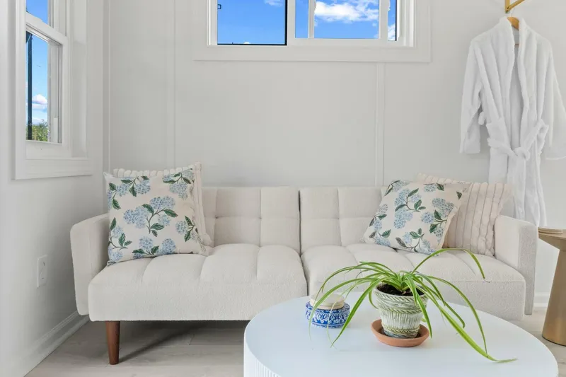 Slide: The Image of Custom Hanks 26 Houseboat 2026 - 5758697