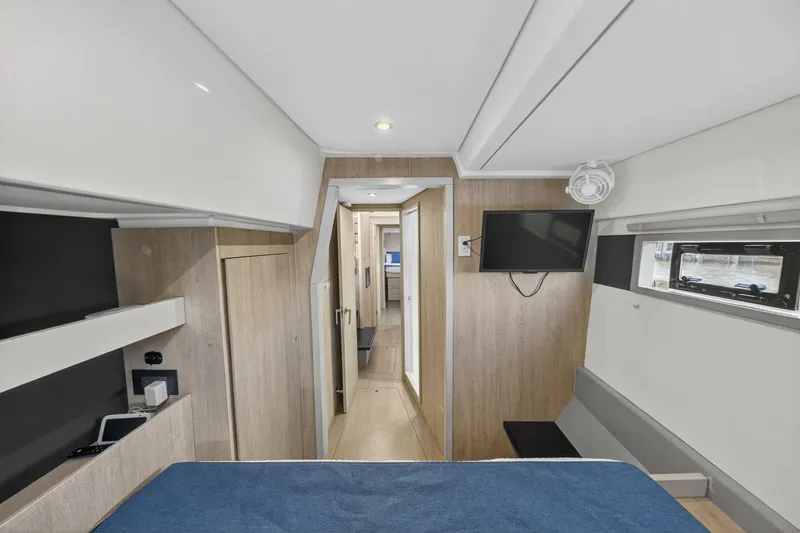 Slide: The Image of Leopard 51 2018 - 5758837