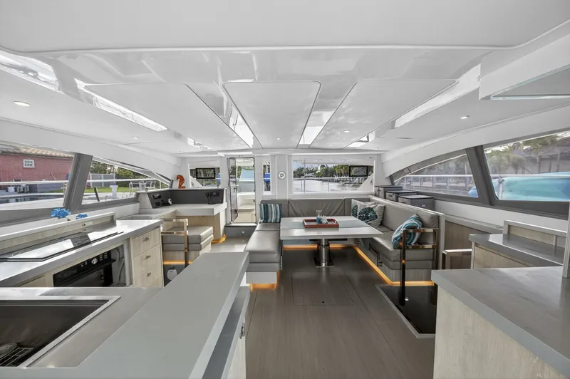 Slide: The Image of Leopard 51 2018 - 5758794