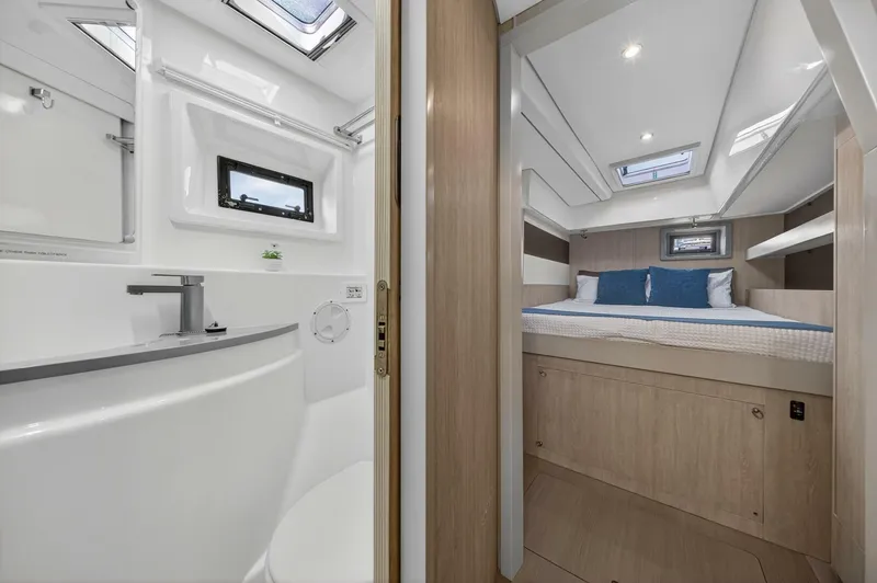 Slide: The Image of Leopard 51 2018 - 5758812