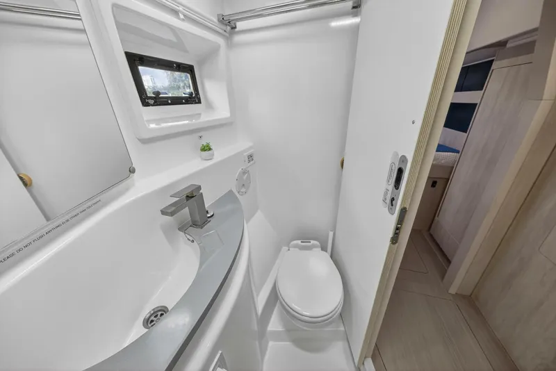 Slide: The Image of Leopard 51 2018 - 5758816