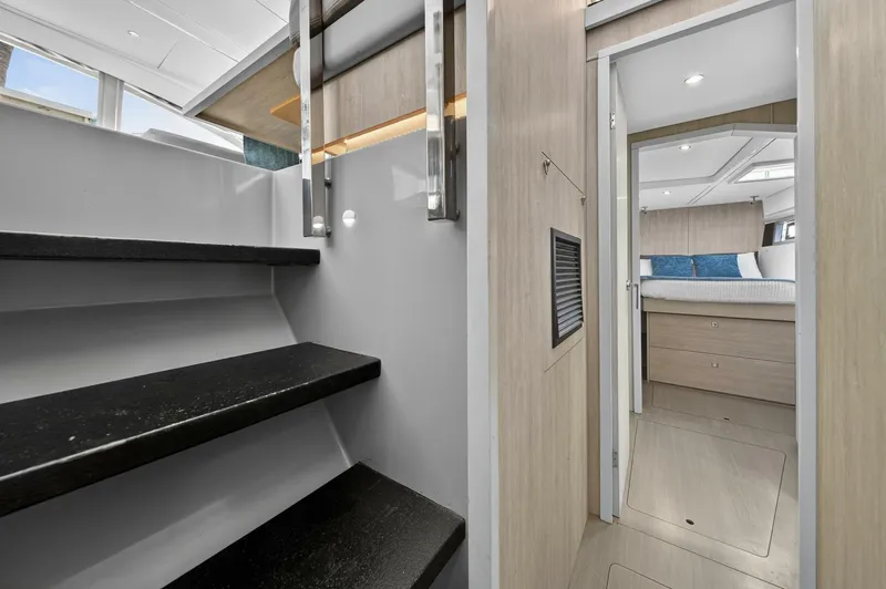 Slide: The Image of Leopard 51 2018 - 5758817