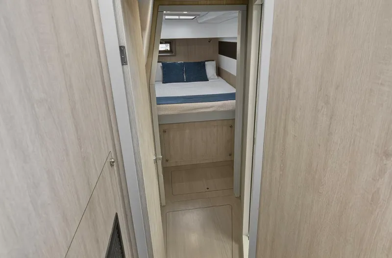 Slide: The Image of Leopard 51 2018 - 5758824