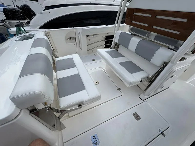 Slide: The Image of 2023 Pursuit S 288 - 5759039