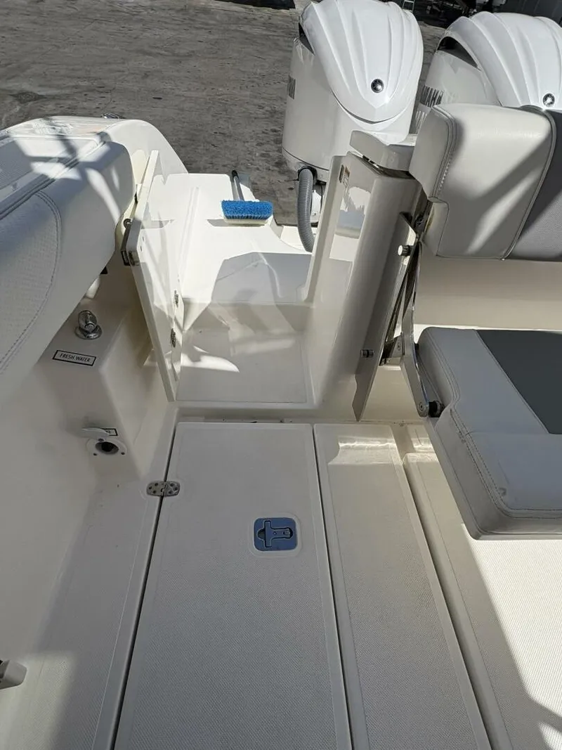 Slide: The Image of 2023 Pursuit S 288 - 5759024