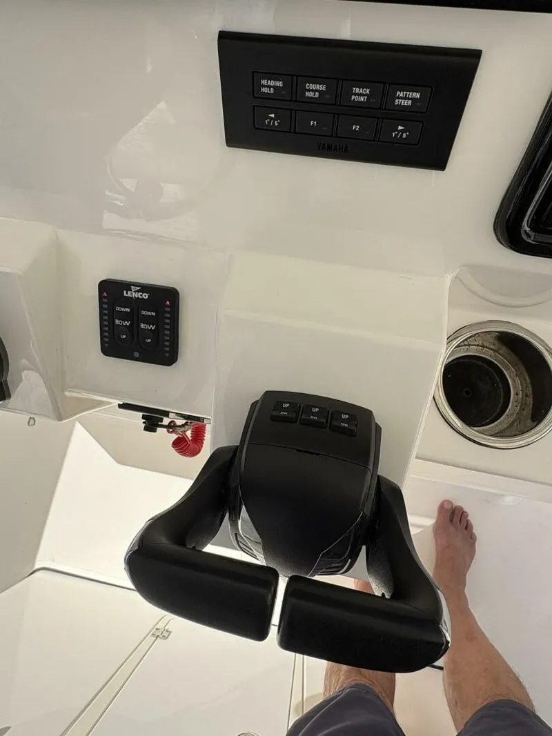 Slide: The Image of 2023 Pursuit S 288- Helm/Electronics - 5759013